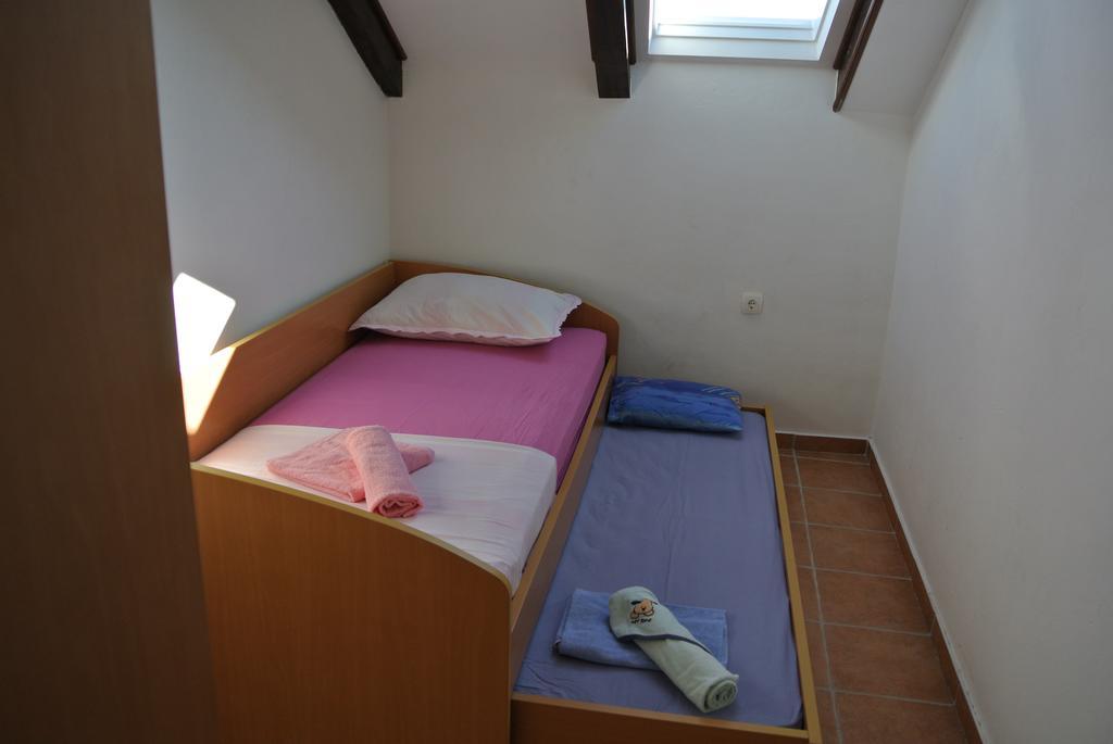 Kaprije Mistral Apartment Exterior photo